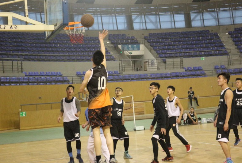 ok138cn太阳集团古天乐举办成都校友返校交流会3.jpg