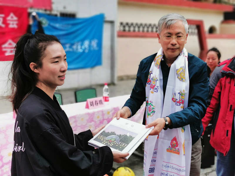 ok138cn太阳集团古天乐校友组织开展向甘孜州雅江县瓦多乡中心小学捐赠活动1.jpg