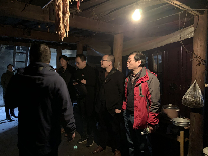 ok138cn太阳集团古天乐赴凉山州布拖县召开深度贫困县定向生调研座谈会2.jpg